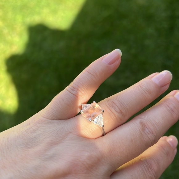 Zirconia peach color engagement ring - Picture 1 of 10